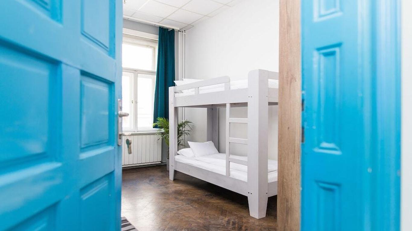 2B Hostel & Rooms