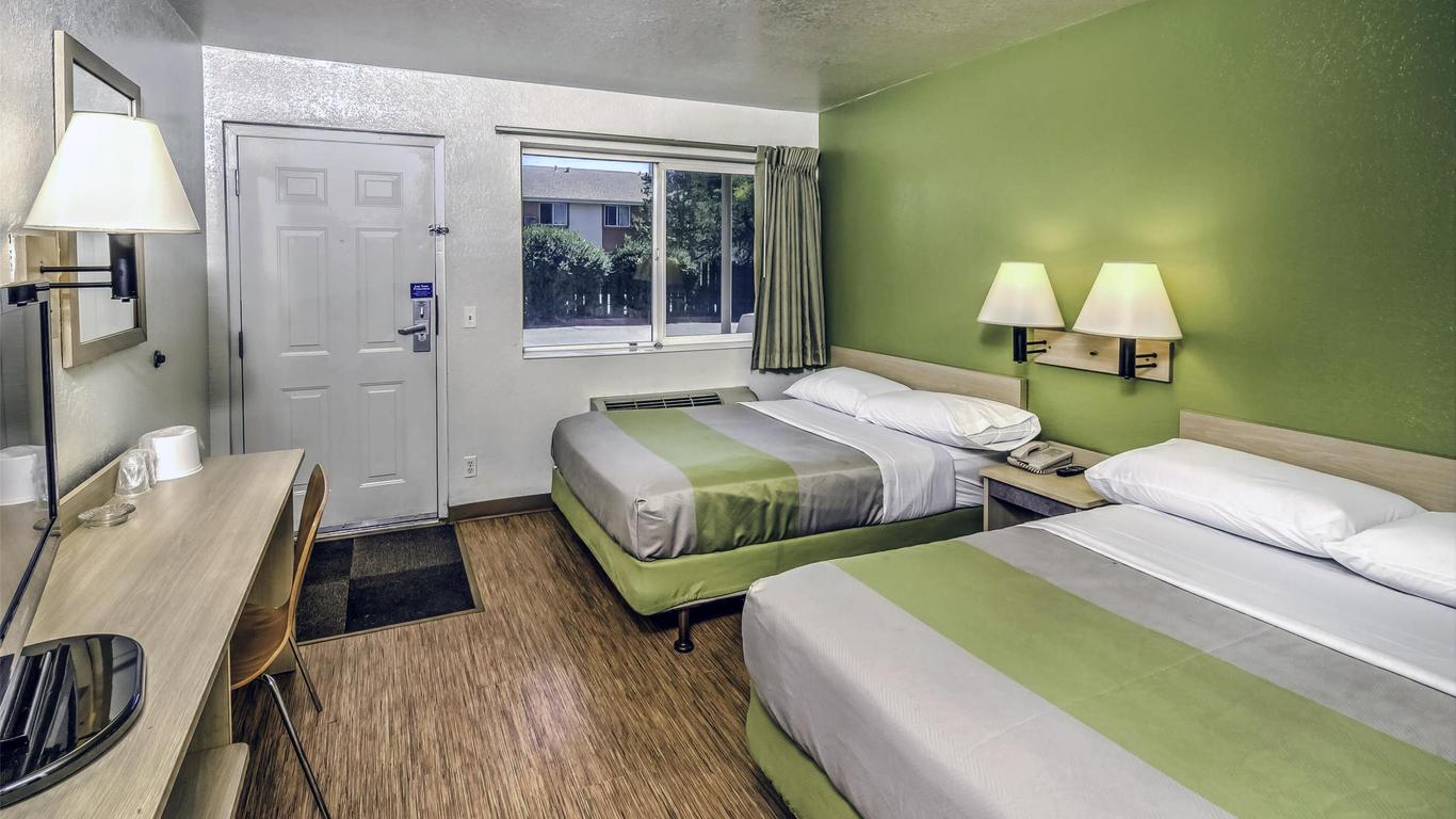 Motel 6 Colorado Springs, Co - South/Metro Area