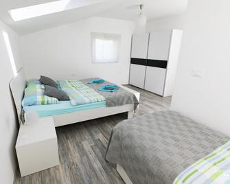 Emerald Soca Apartment - Tolmin - Bedroom