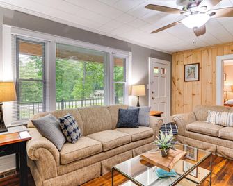 3 Mi to Dtwn & Holiday Events! Forest City Retreat - Forest City - Sala de estar