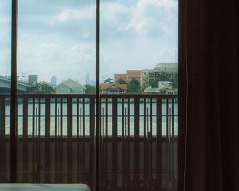 Norn Riverside Bangkok Hotel - Bangkok - Balcony