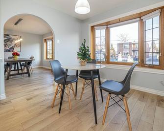 Entire New House 5bdr , Close To Dt Mtl, 4 Parking - Brossard - Dining room