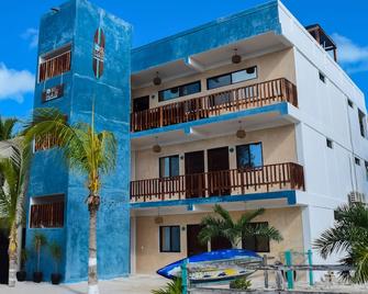 Apartamentos Del Mar El Cuyo - El Cuyo - Building