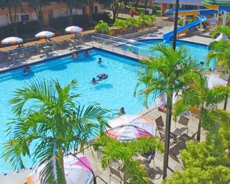 Caldas Novas - Diroma Fiori - Aluguel Econômico - Caldas Novas - Piscina