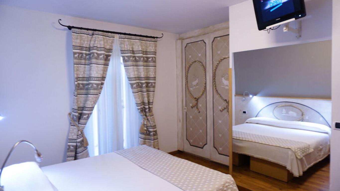 Hotel Corona