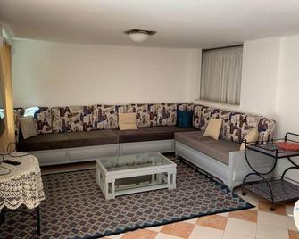 Green villa 3 minutes to the beach on foot - Korba - Salon