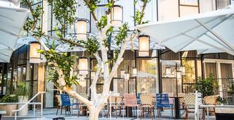 65 Hotel, Rothschild Tel Aviv - an Atlas Boutique Hotel - Tel Aviv - Hàng hiên