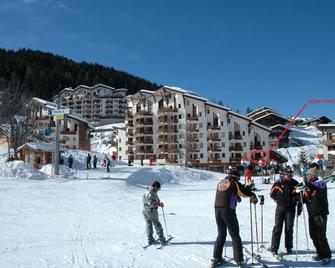 Ski in/ski out apartment - Sleeps 4 to 6 - Domaine La Tania Courchevel - Courchevel - Property amenity