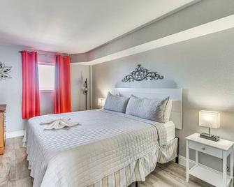 Remodeled Condo with Hot Tub in N Myrtle Beach! - North Myrtle Beach