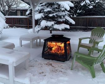 Cozy Apartment Less Than 4 Miles to Downtown Anchorage! - Anchorage - Patio