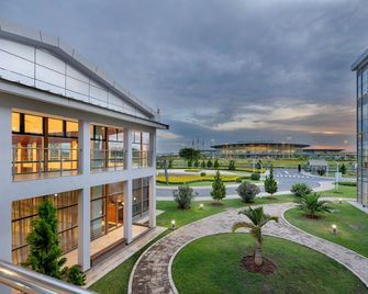 بروتيا هوتل باي ماريوت لوساكا إنترناشونال أيربورت - لوساكا - مبنى