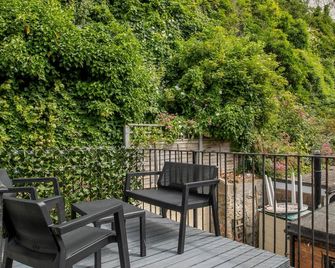 Stylish 2BD Family Hideaway in Dover - Dover - Balcony