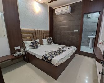 Hotel Vrindavan Palace - Alīgarh