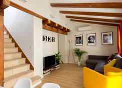 CA3 - Duplex de dos dormitorios en el Centro Histórico con garaje - Zaragoza - Sala de estar
