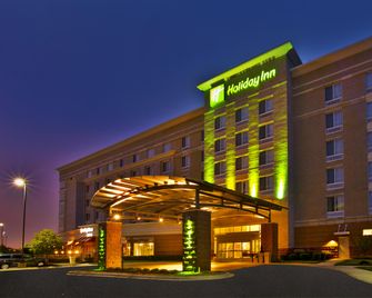 Holiday Inn Detroit Metro Airport, An IHG Hotel - Romulus - Building