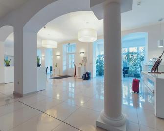 هوتل إمبريسجا - Duszniki-Zdrój - ردهة