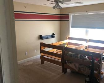 4 Bedroom House for Rent - Must bring some furniture - Exton - Dining room