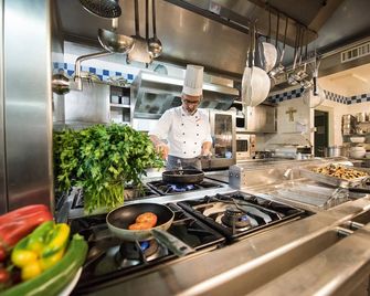 Hotel Condor - San Vigilio di Marebbe - Buffet