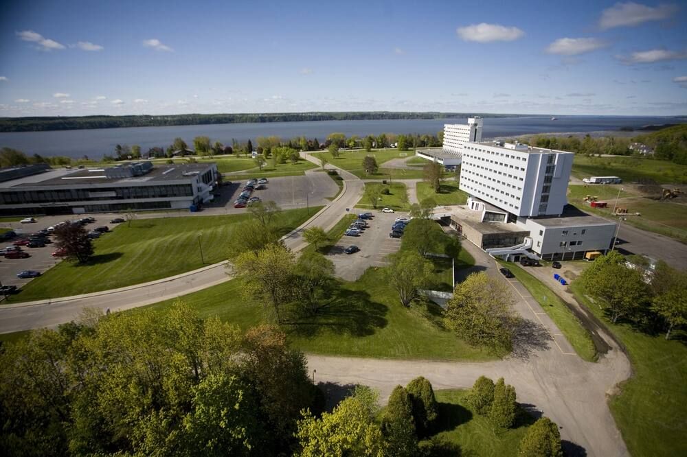 Résidences Campus Notre-Dame-de-Foy - Saint-Augustin-de-Desmaures - Vista del exterior