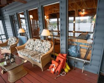 Waterfront Cabin on Thompson Lake - Enveloped by Serene Pines - Oxford - Sala de estar