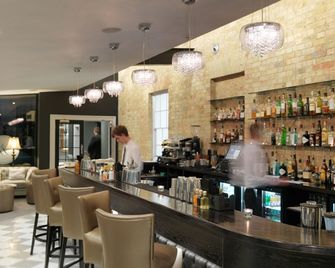 Poets House - Ely - Bar