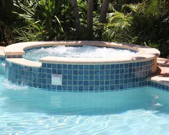 Tropical Dream Heated Pool House - Deerfield Beach - Pool