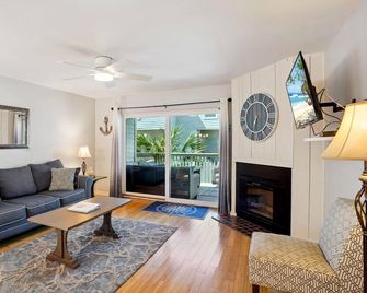 Pelican Pointe 2A - Indian Shores - Living room