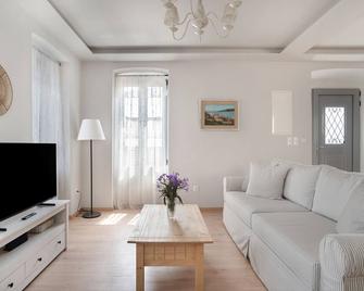 Koilada Family House 1 - Kilada - Sala de estar