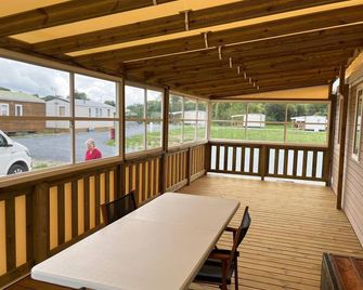 Comfortable mobile home in 3-star campsite, direct access to the sea - Colleville-sur-Mer - Balcony