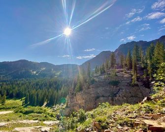 Mountain Escape Ski & Trails in Cottonwood Heights - Salt Lake City - Cottonwood Heights