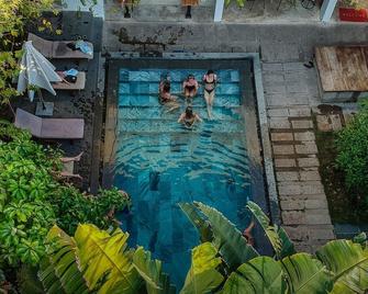 9Station Hostel & Bar Phu Quoc - Phu Quoc - Pool