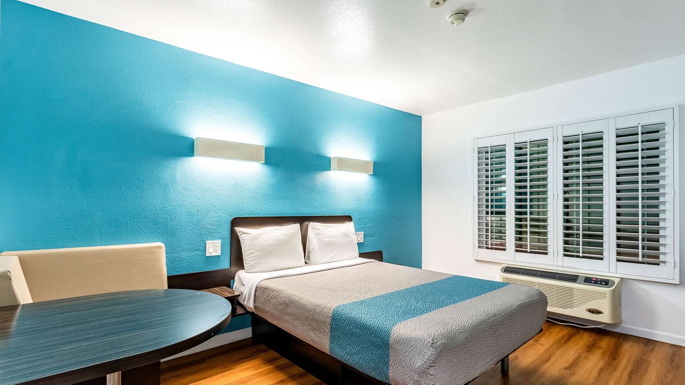 موتل 6 فاونتين فالي، كاليفورنيا - هانتينجتن بيتش آريا