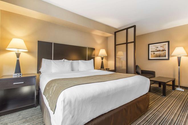 Comfort Suites Downtown C 124 C 2 0 8 Montreal Hotel