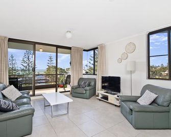 Sundial 503 8-10 Hollingworth Street - Port Macquarie - Living room