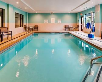 Best Western Plus Executive Residency Marion - Marion - Басейн