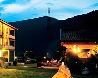 Hotel Garni Zerza - Tröpolach - Building