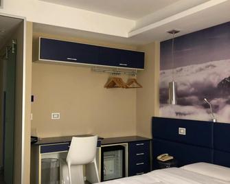 Hotel La Rocca - Nogarole Rocca - Bedroom