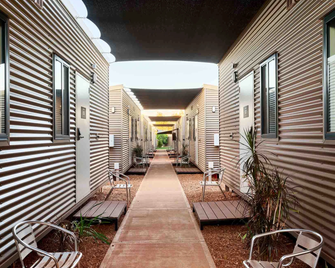 Red Sands Accommodation Newman - Newman - Building