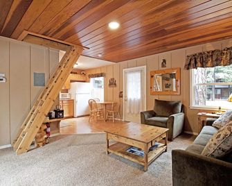 Tahoe Park Cottage - West Shore Getaway - Ideal for couples or small families - Tahoe City - Sala de estar