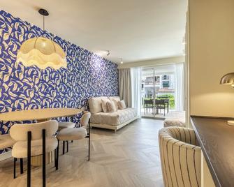 Hoposa Pollensamar Apartamentos - Port de Pollença - Pokój dzienny