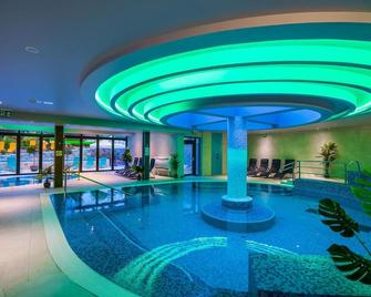 Sungarden Wellness & Family Hotel - Siófok - Pool