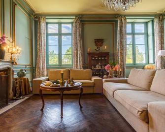 Madiran family suite at the Château d'Estrac - Hastingues - Sala de estar
