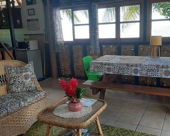 Fare Vahine Oviri - Uturoa - Living room