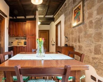La Suite del Borgo - Viterbe - Salle à manger