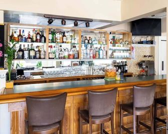 #6 | Comfy Room w/ Queen-bed - Middletown - Bar