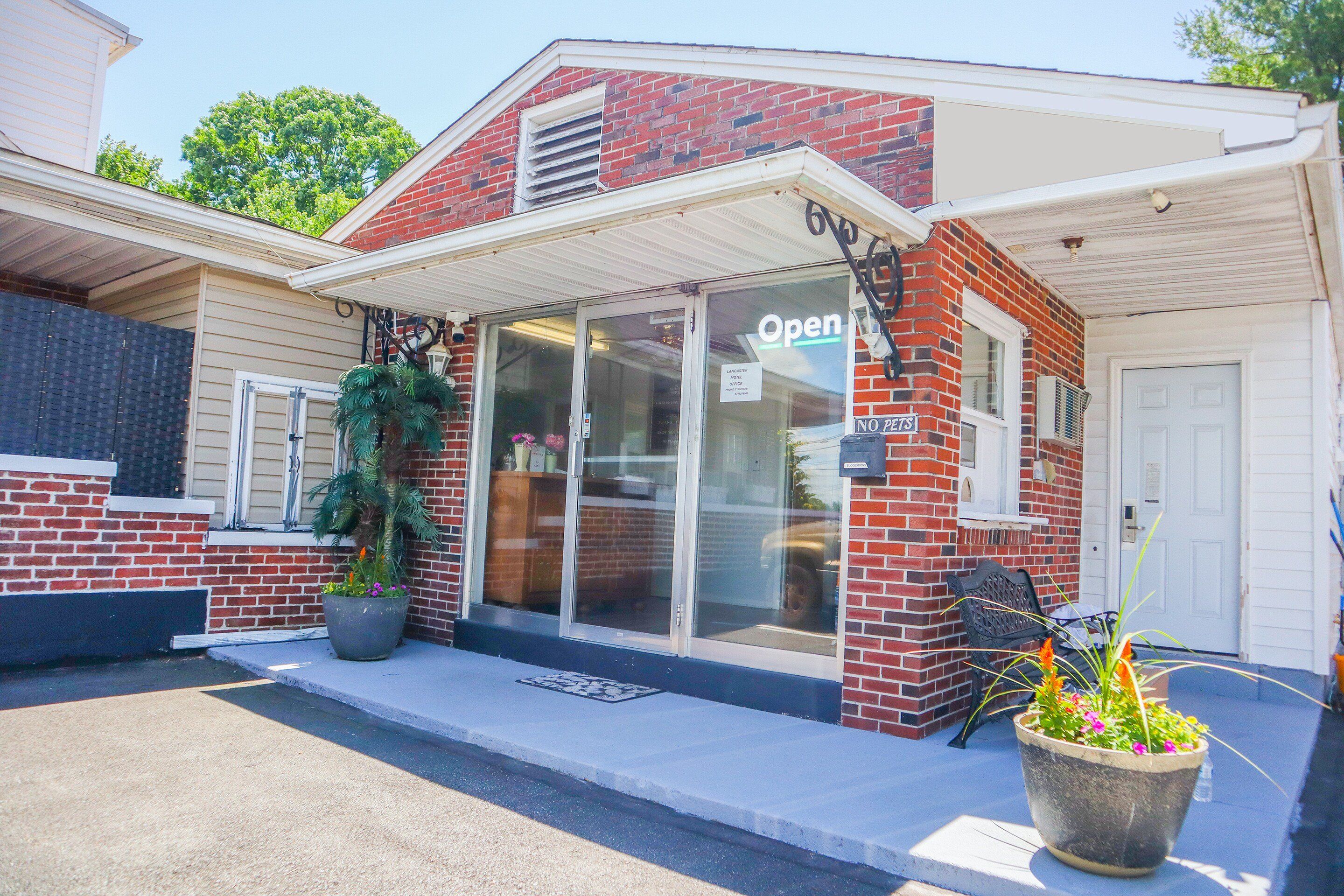 The Lancaster Motel By OYO Ronks Near Paradise - רונקס - בניין