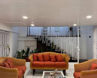 The Monteray Hotel - Christchurch - Huiskamer