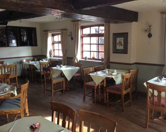 The Old Fourpenny Shop Hotel - Warwick - Restaurant