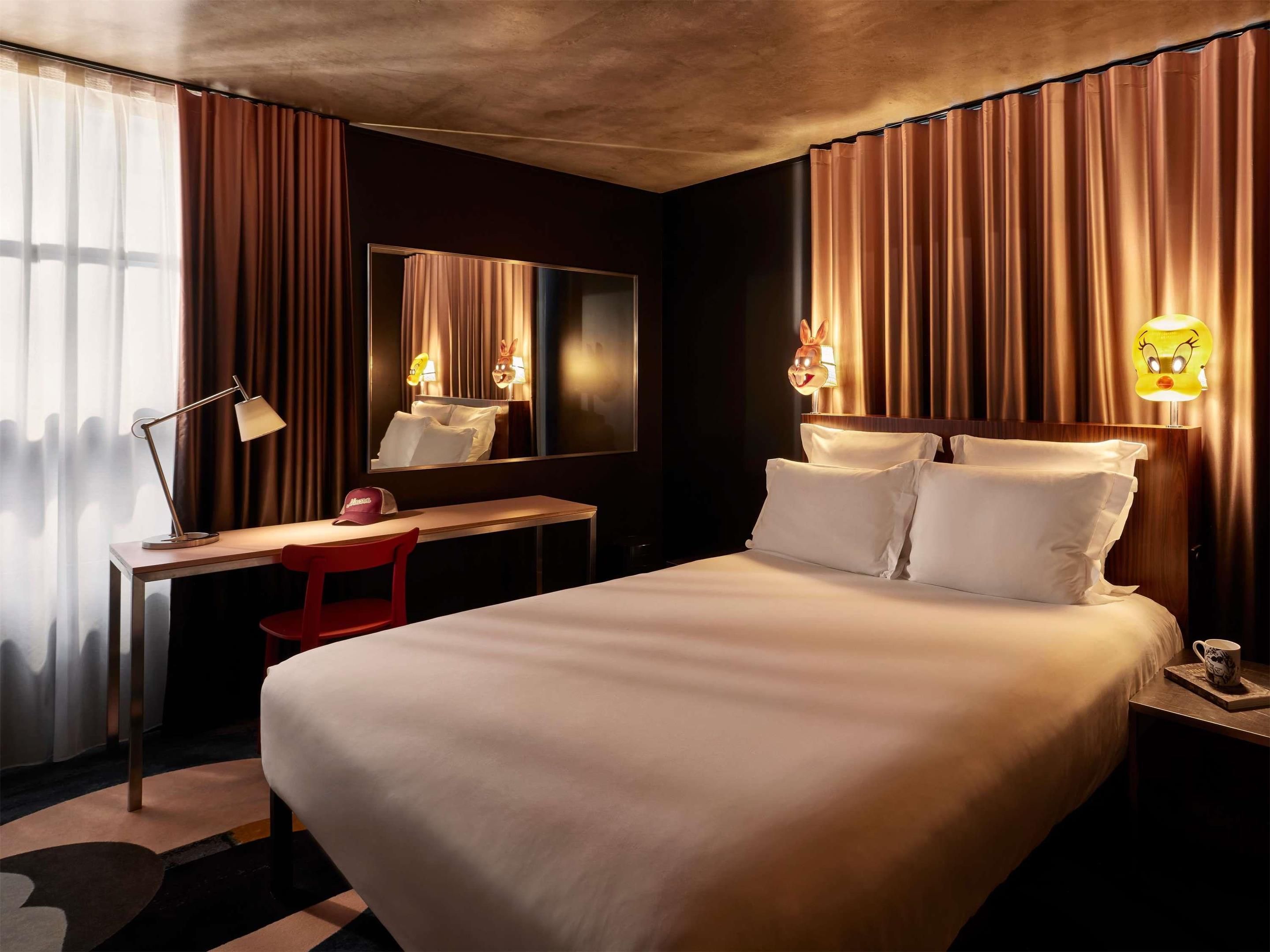 ماما شيلتر باريس إيست