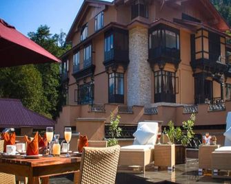 The Chumbi Mountain Retreat - Pelling